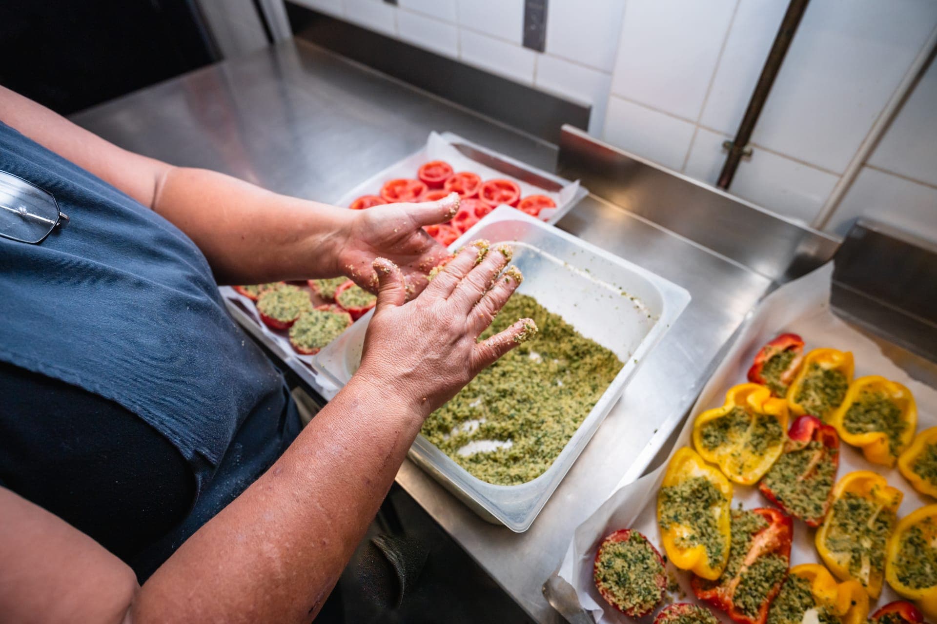 Preparazione dei peperoni in cucina